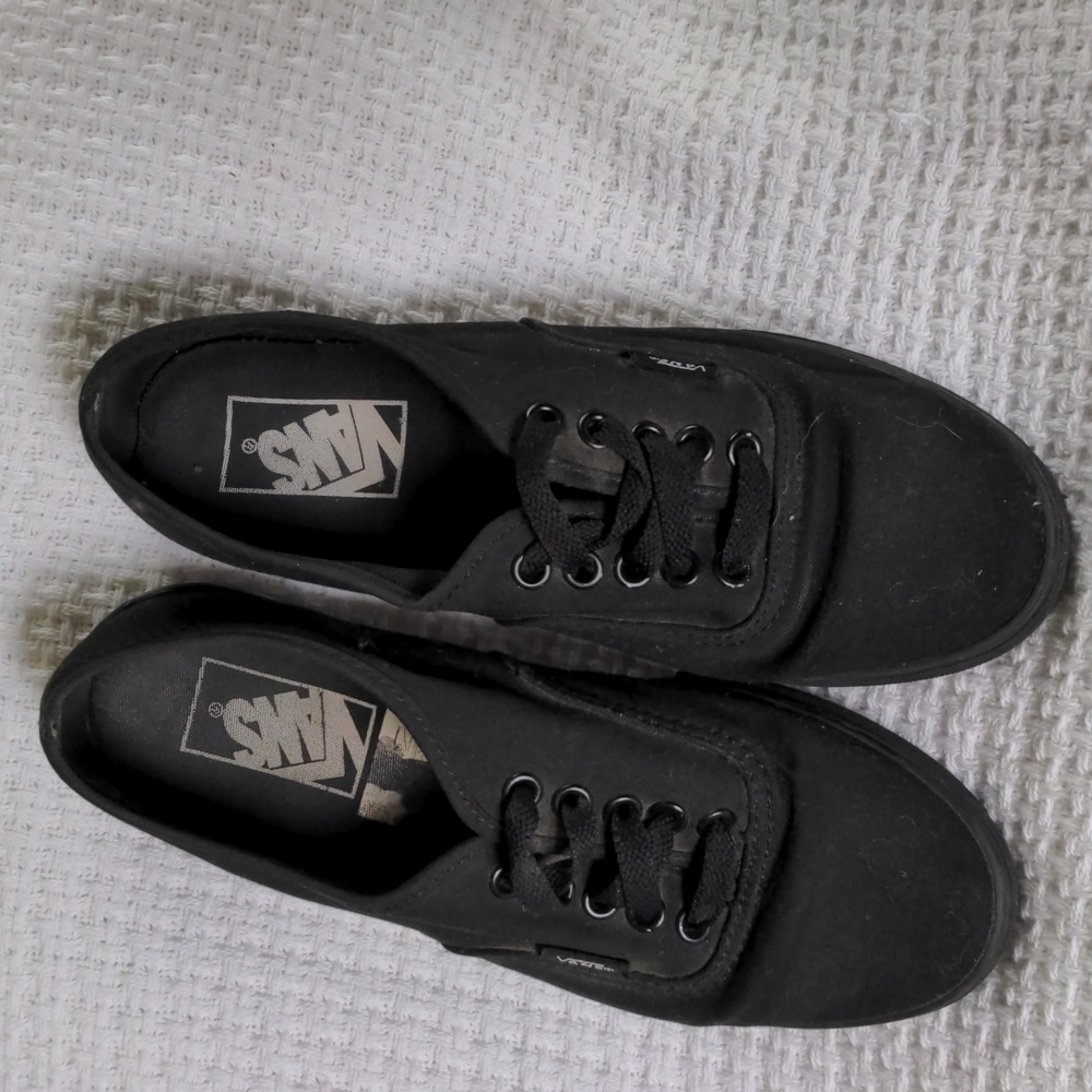 Vans - Picture 2 of 5